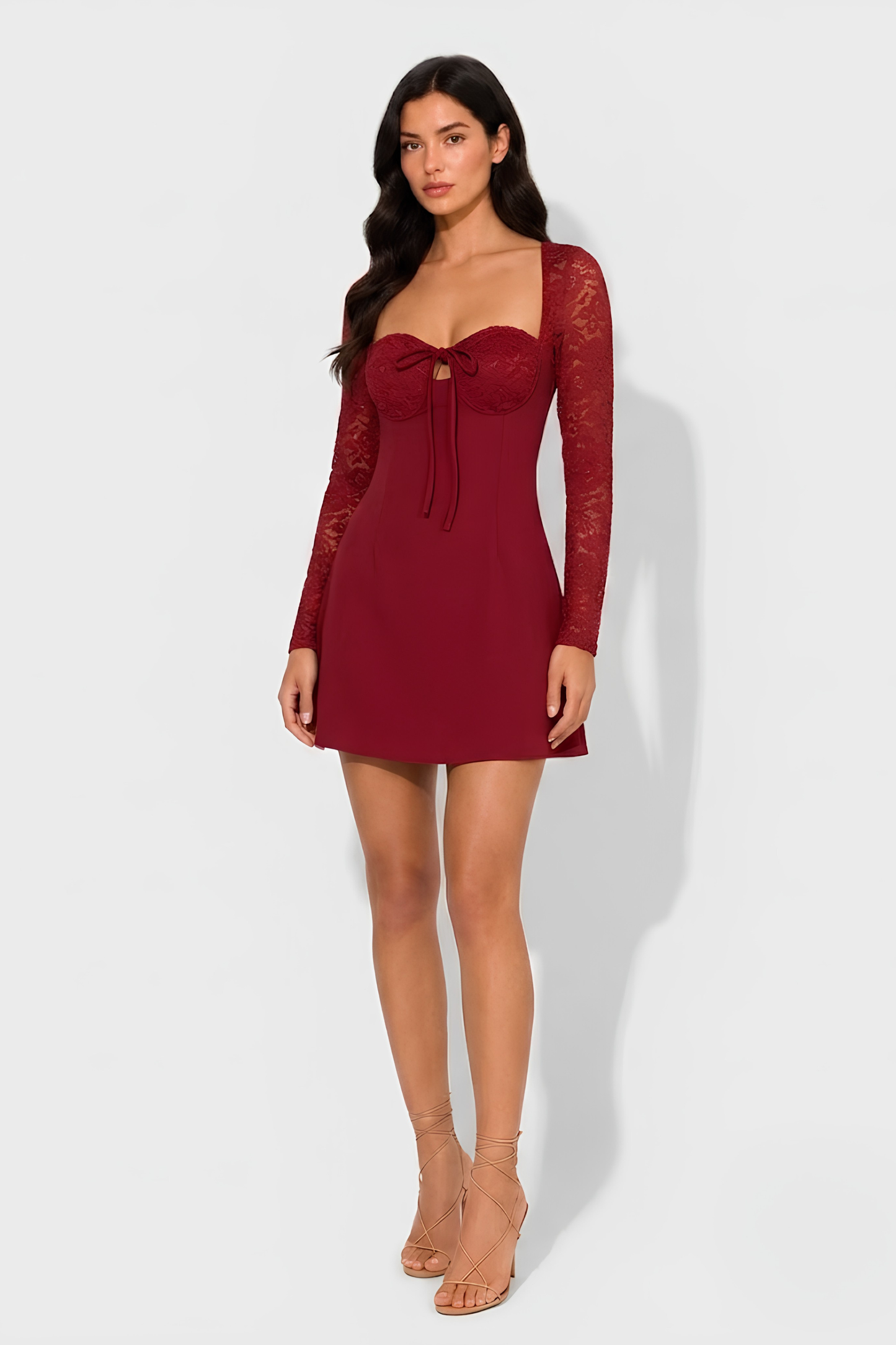 Virelle | Mini Robe Ajustée Avec Manches En Dentelle