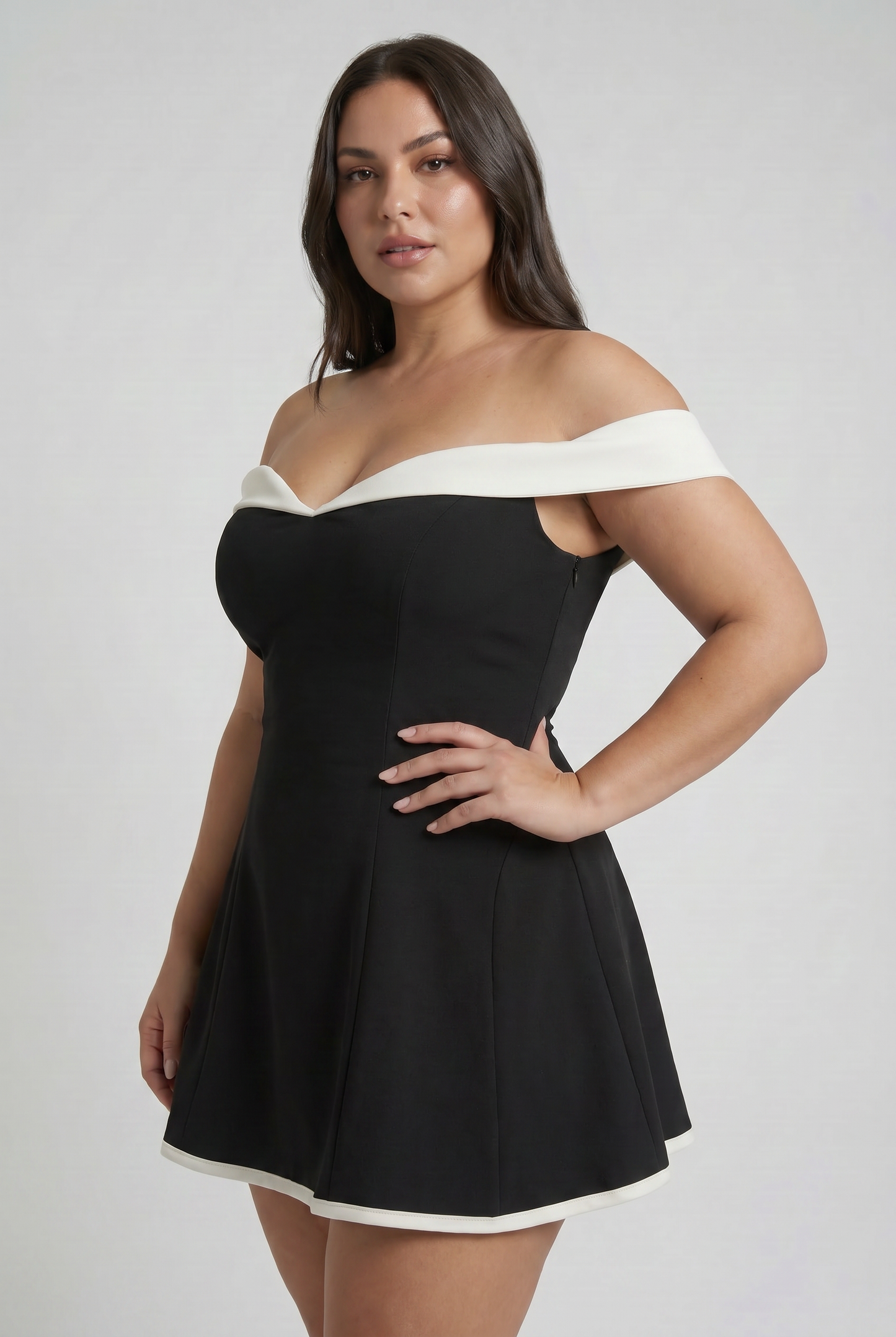 Virelle | Mini Robe Femme À Épaules Dénudées Avec Bustier Structuré