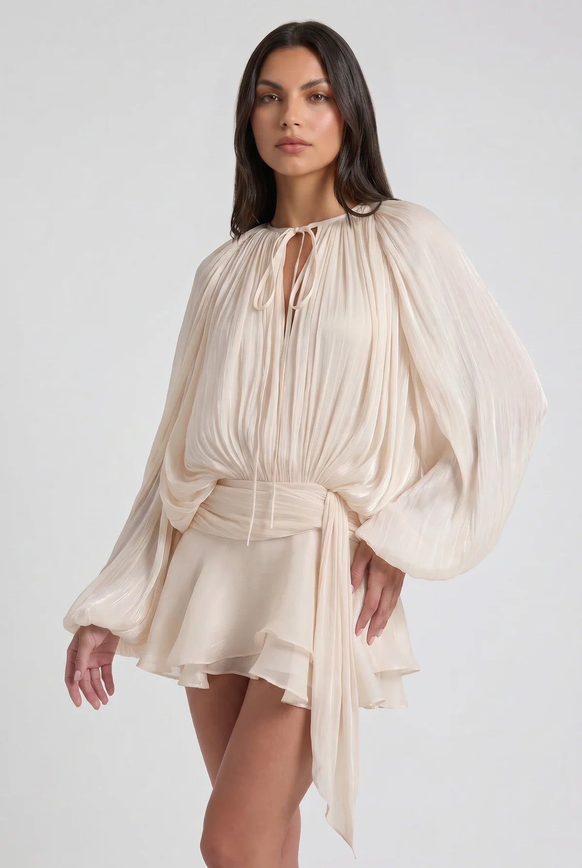 Virelle | Robe Plissée Scintillante Avec Taille Torsadée