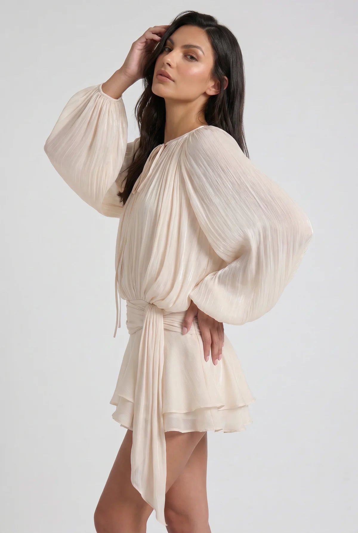 Virelle | Robe Plissée Scintillante Avec Taille Torsadée