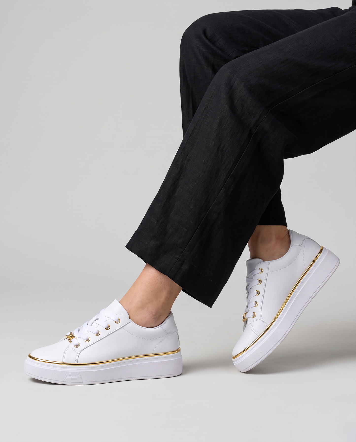 Virelle | Baskets Femme À Semelle Plateforme Avec Bord Métallisé Et Détail Chaîne