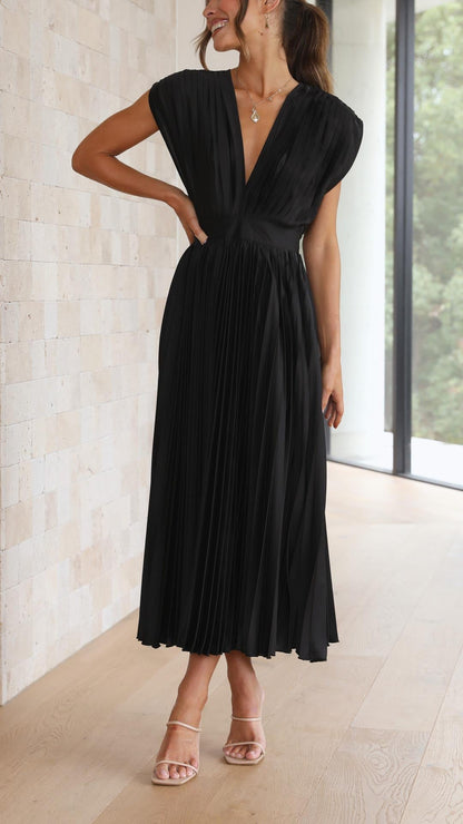 Ilvra | Robe Décolletée Élégante
