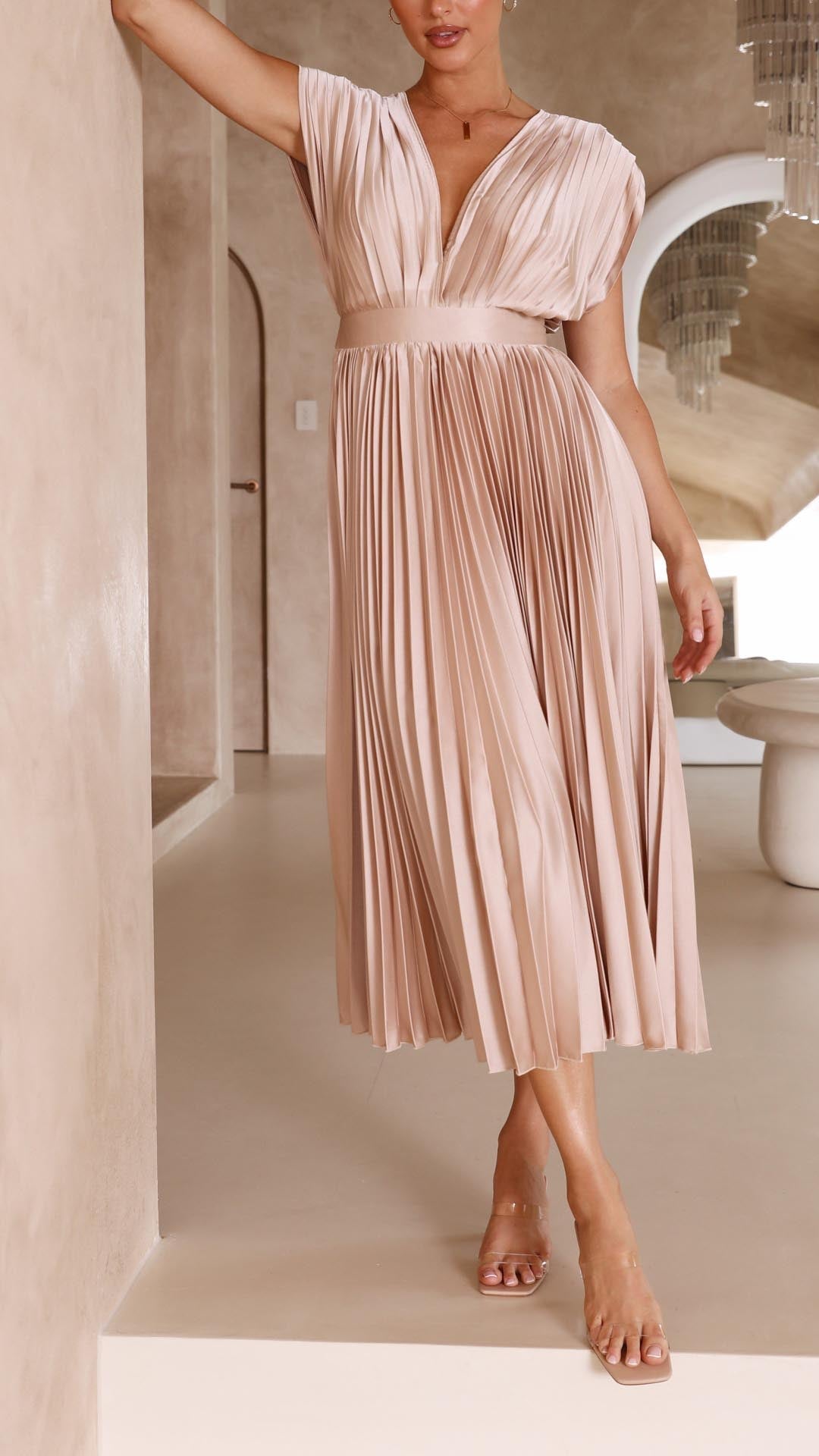 Ilvra | Robe Décolletée Élégante