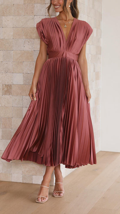 Ilvra | Robe Décolletée Élégante