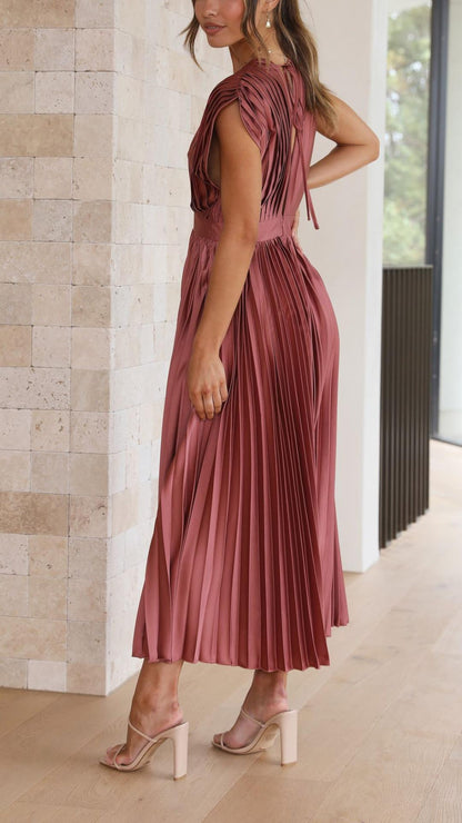 Ilvra | Robe Décolletée Élégante